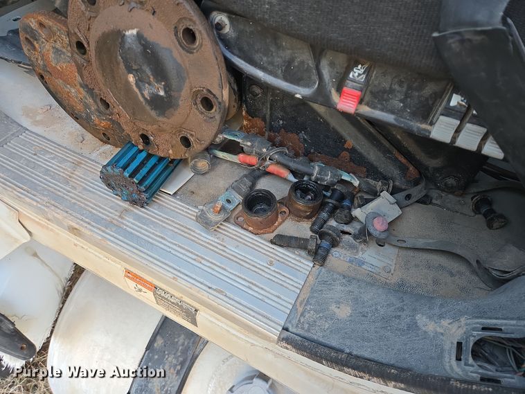 image for item DJ0883 2007 Freightliner CL120 semi truck