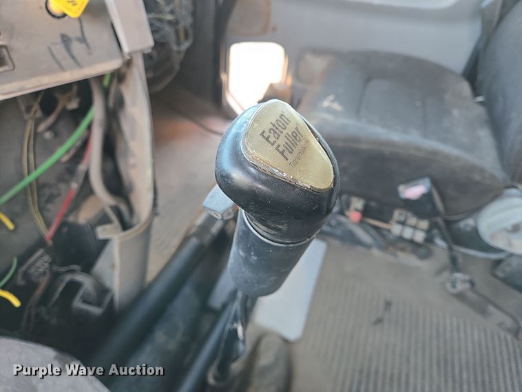 image for item DJ0883 2007 Freightliner CL120 semi truck