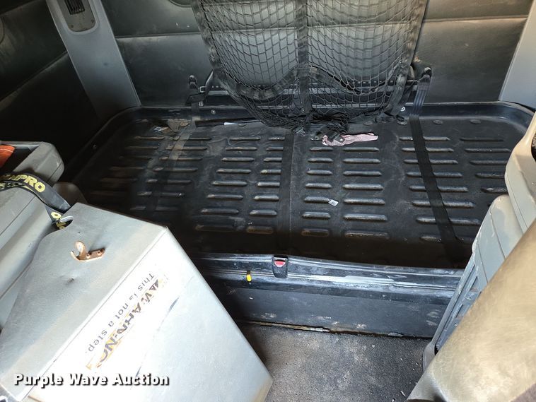 image for item DJ0883 2007 Freightliner CL120 semi truck