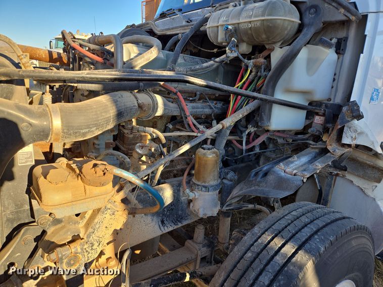 image for item DJ0883 2007 Freightliner CL120 semi truck