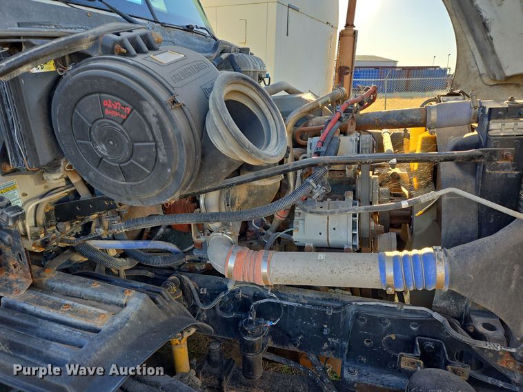 image for item DJ0883 2007 Freightliner CL120 semi truck