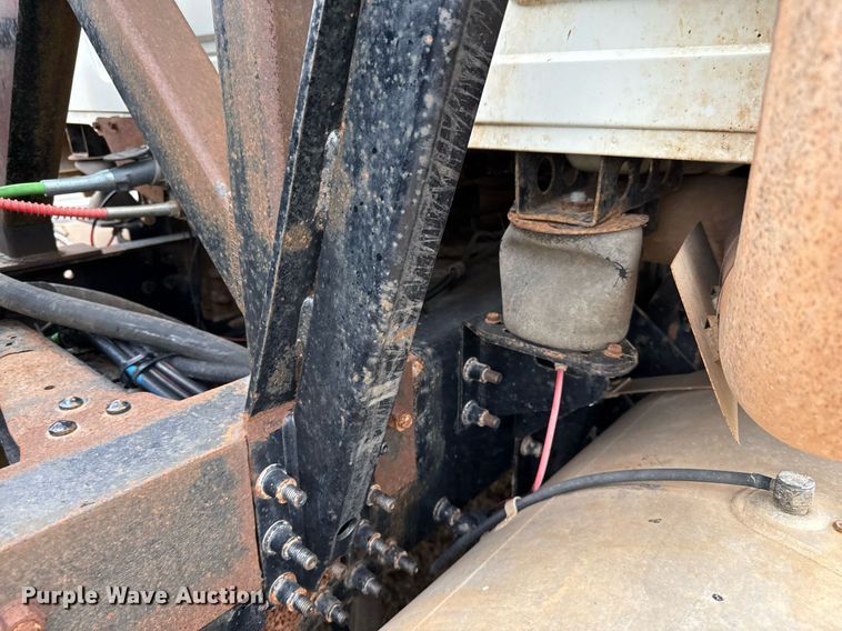 image for item DJ0891 2005 Mack CXN613 semi truck