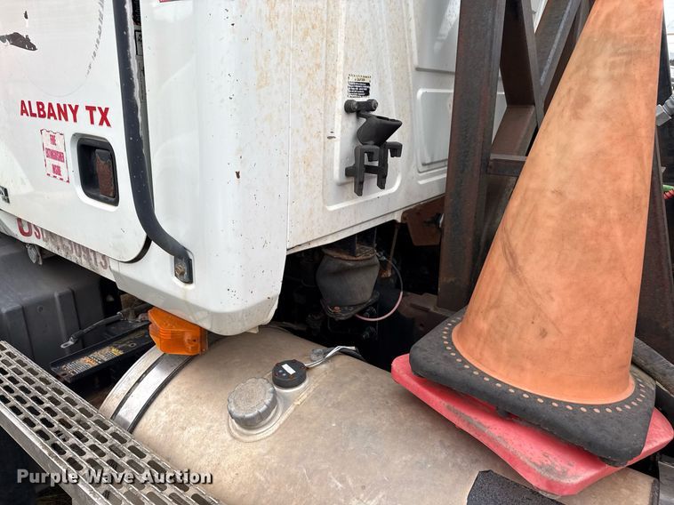 image for item DJ0891 2005 Mack CXN613 semi truck