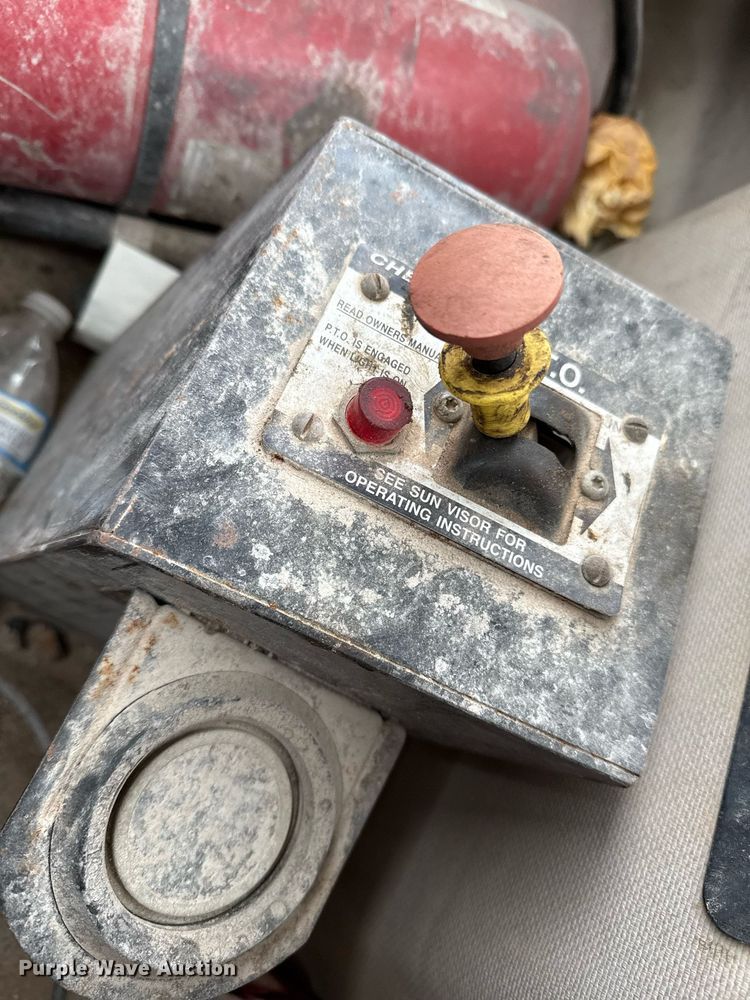 image for item DJ0891 2005 Mack CXN613 semi truck