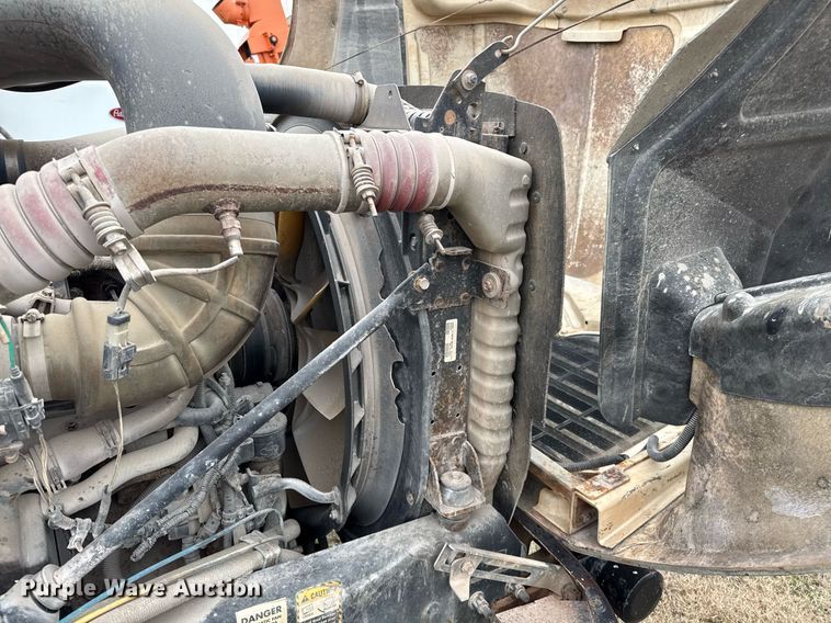 image for item DJ0891 2005 Mack CXN613 semi truck