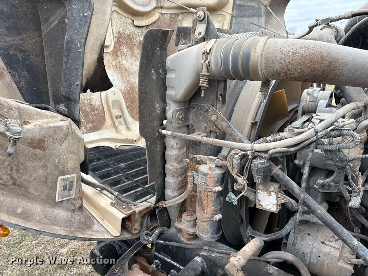 image for item DJ0891 2005 Mack CXN613 semi truck