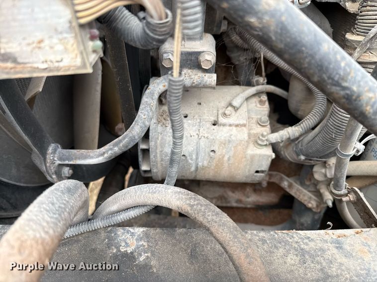 image for item DJ0891 2005 Mack CXN613 semi truck