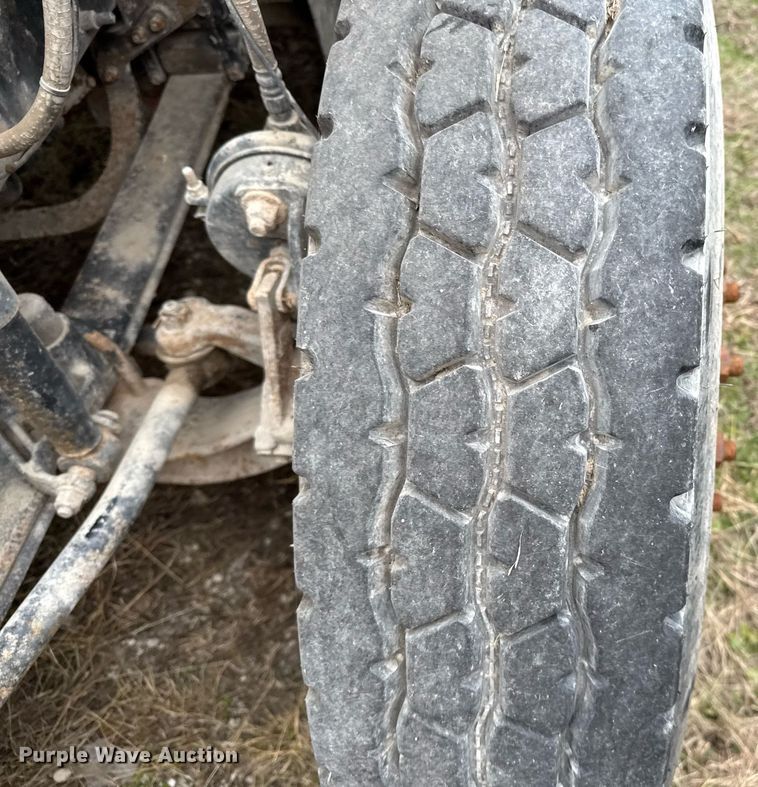 image for item DJ0891 2005 Mack CXN613 semi truck