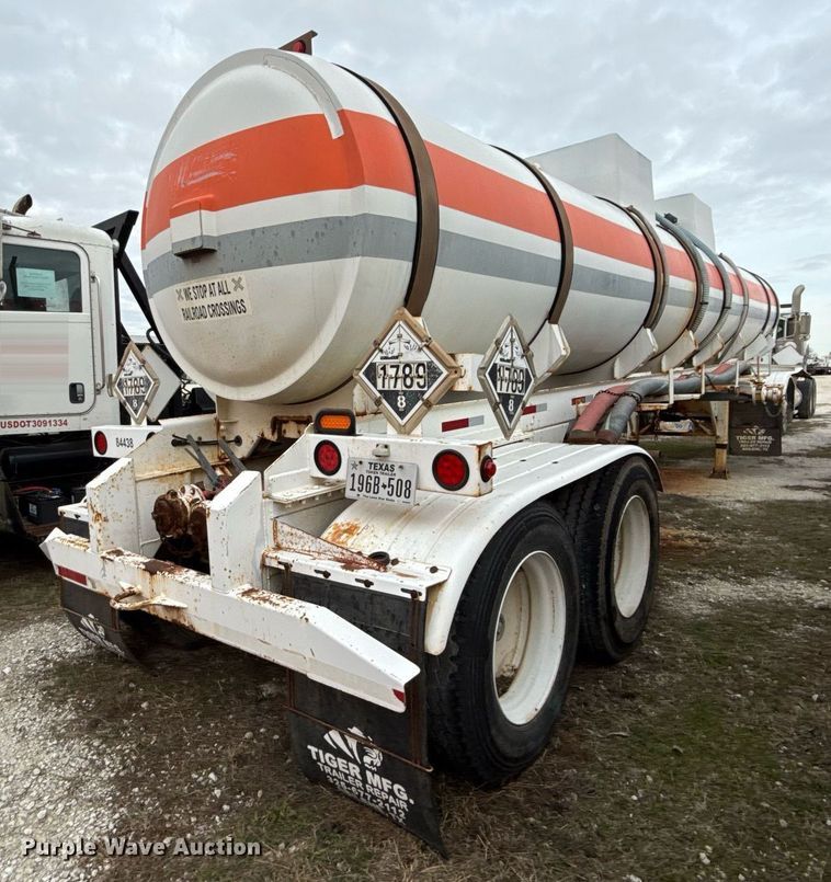image for item DJ0892 2014 Tiger acid tank trailer