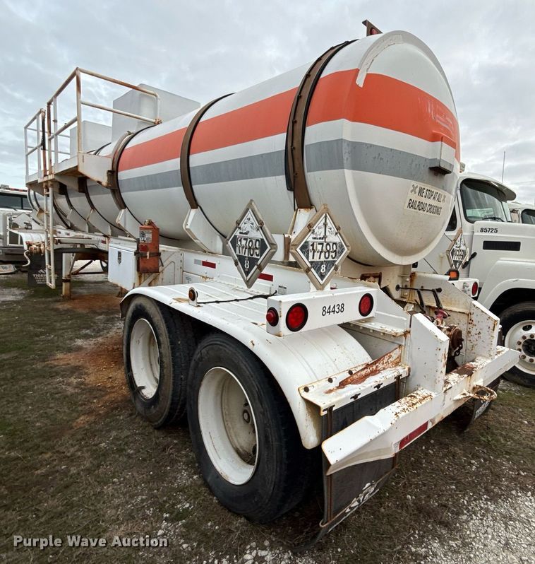 image for item DJ0892 2014 Tiger acid tank trailer