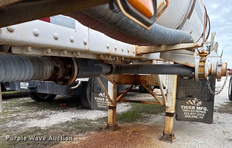 image for item DJ0892 2014 Tiger acid tank trailer