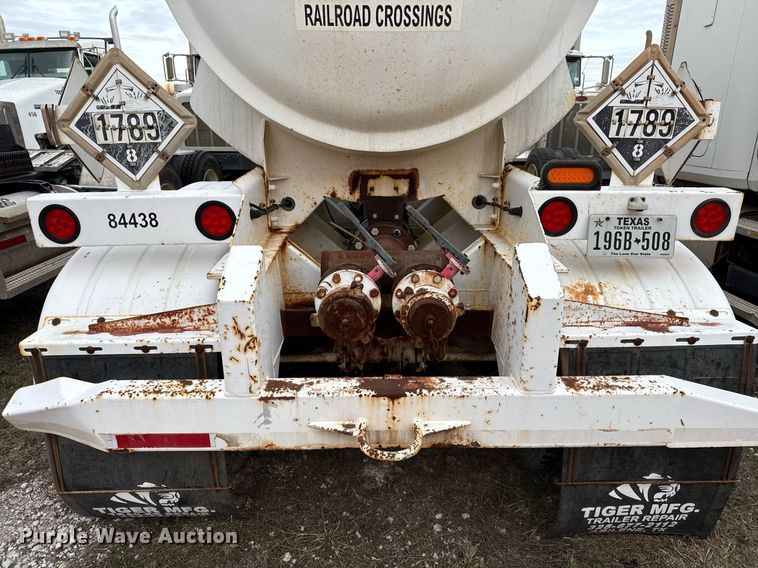 image for item DJ0892 2014 Tiger acid tank trailer