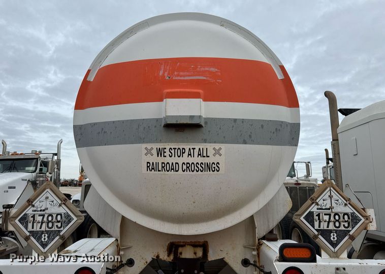 image for item DJ0892 2014 Tiger acid tank trailer