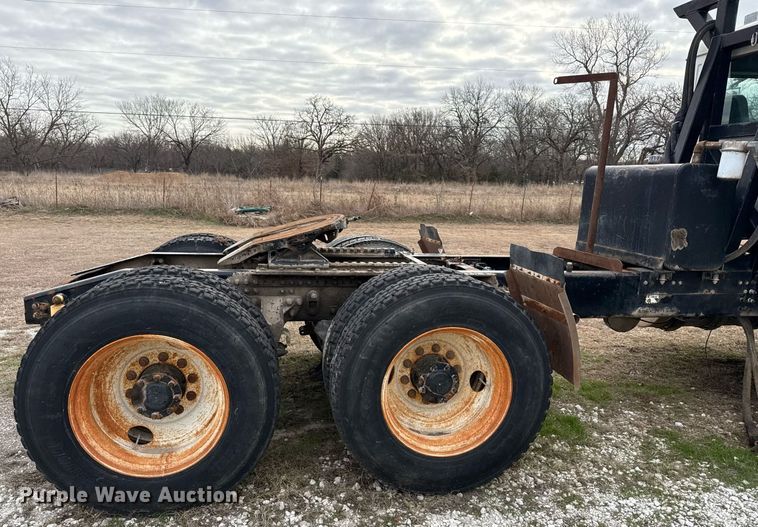 image for item DJ0893 2009 Mack CHU613 semi truck