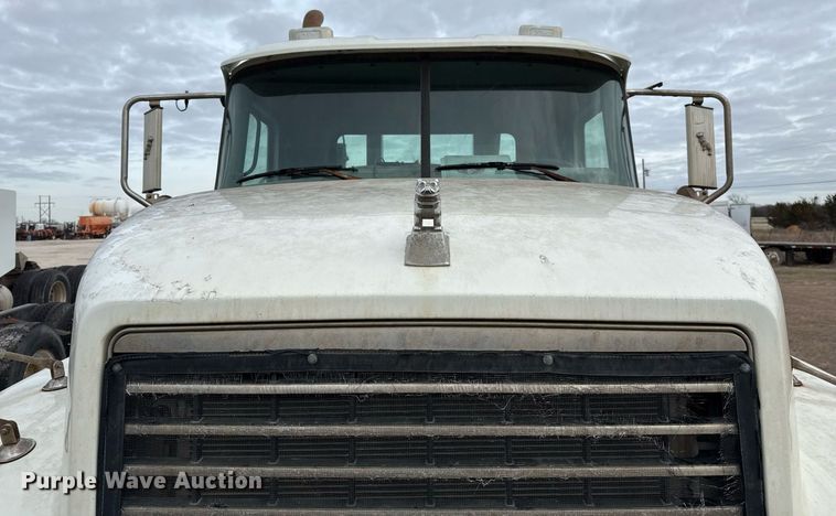 image for item DJ0893 2009 Mack CHU613 semi truck