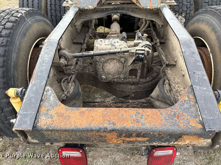 image for item DJ0893 2009 Mack CHU613 semi truck