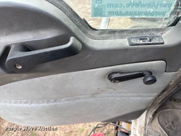 image for item DJ0893 2009 Mack CHU613 semi truck