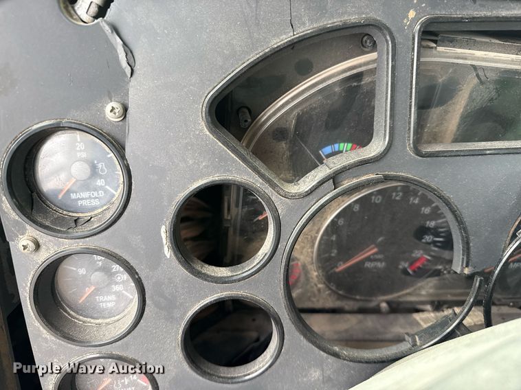 image for item DJ0893 2009 Mack CHU613 semi truck