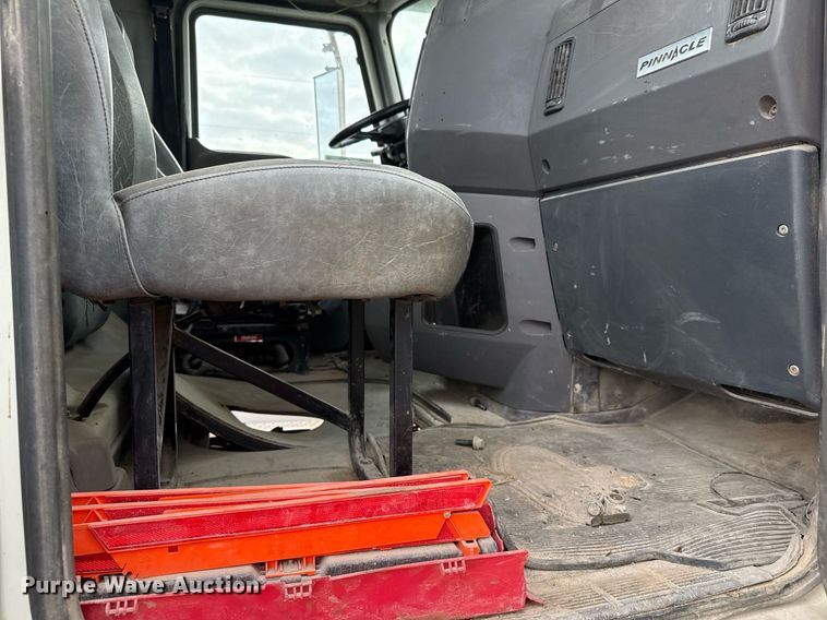 image for item DJ0893 2009 Mack CHU613 semi truck