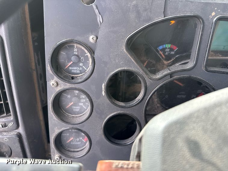 image for item DJ0893 2009 Mack CHU613 semi truck