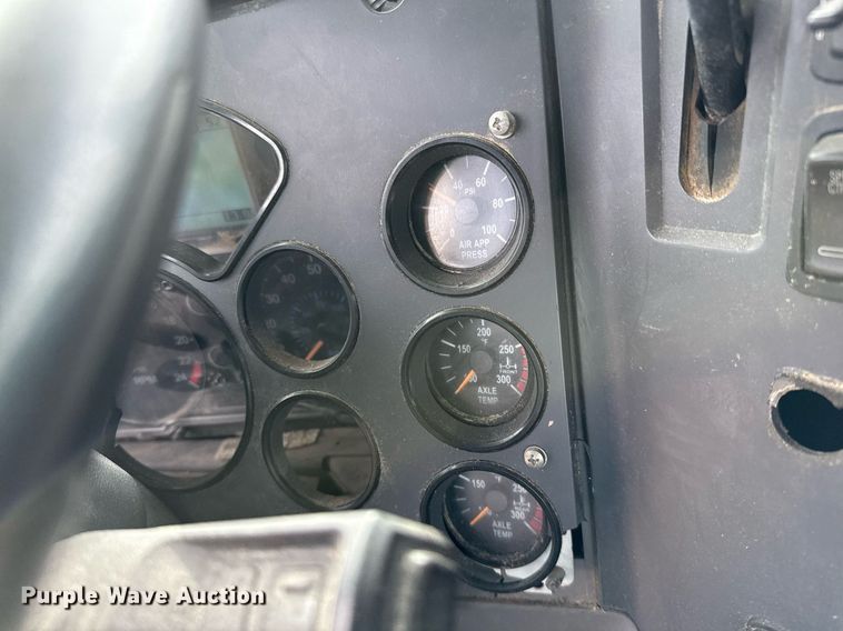 image for item DJ0893 2009 Mack CHU613 semi truck