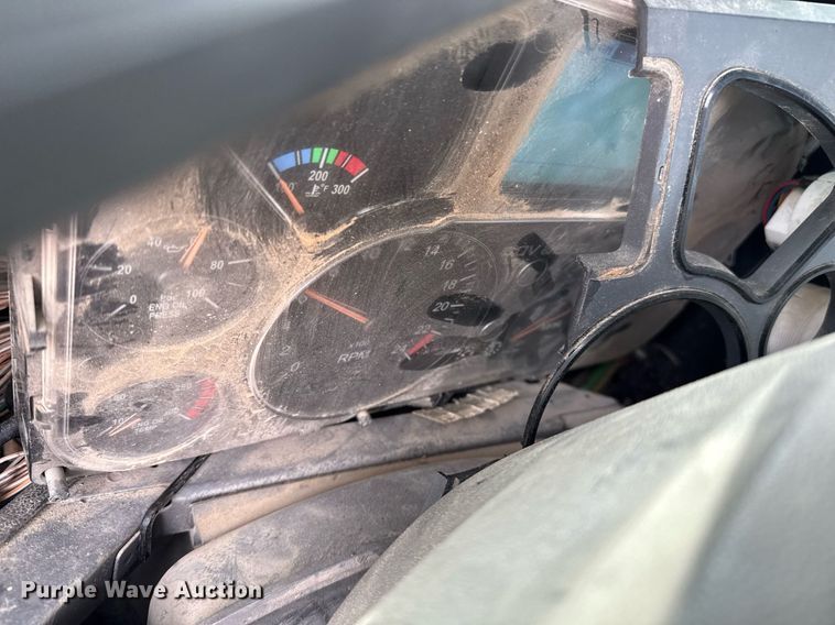 image for item DJ0893 2009 Mack CHU613 semi truck