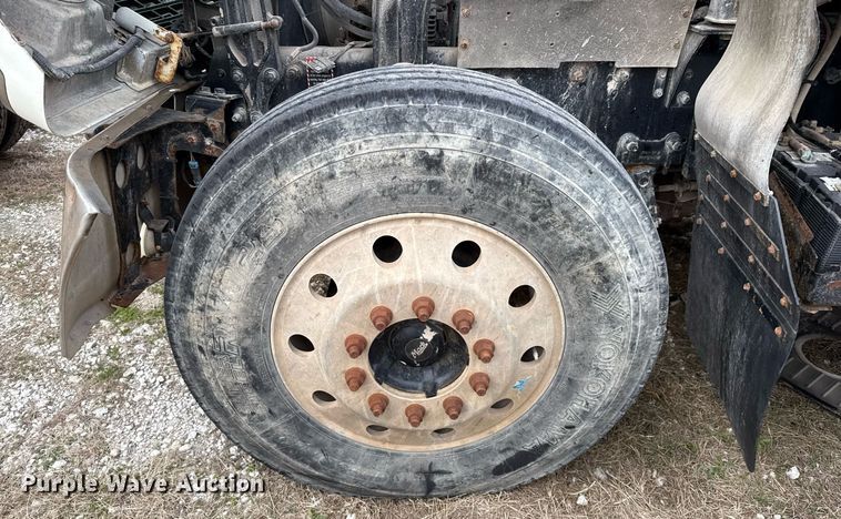 image for item DJ0893 2009 Mack CHU613 semi truck