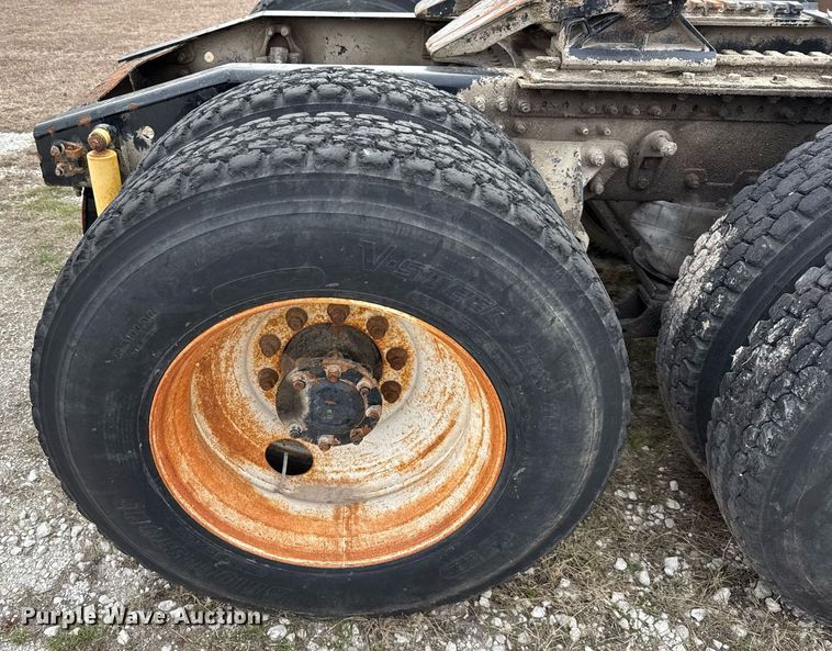 image for item DJ0893 2009 Mack CHU613 semi truck