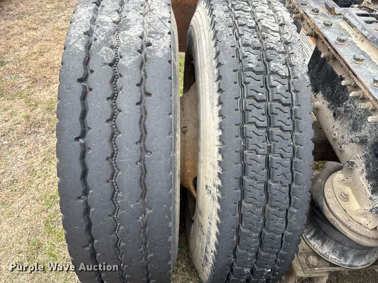 image for item DJ0893 2009 Mack CHU613 semi truck