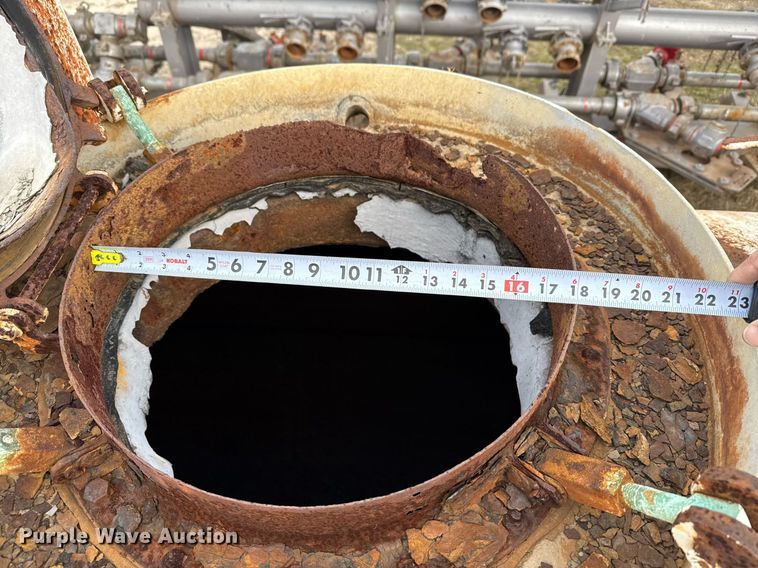 image for item DJ0895 2011 Overland acid tank trailer