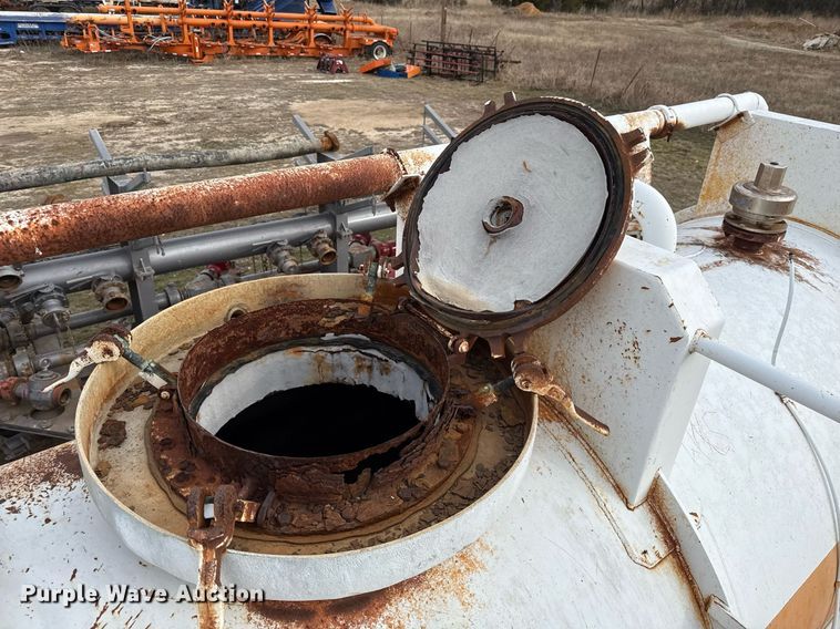 image for item DJ0895 2011 Overland acid tank trailer