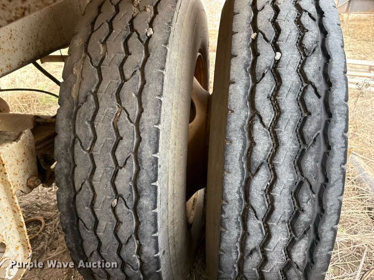 image for item DJ0895 2011 Overland acid tank trailer