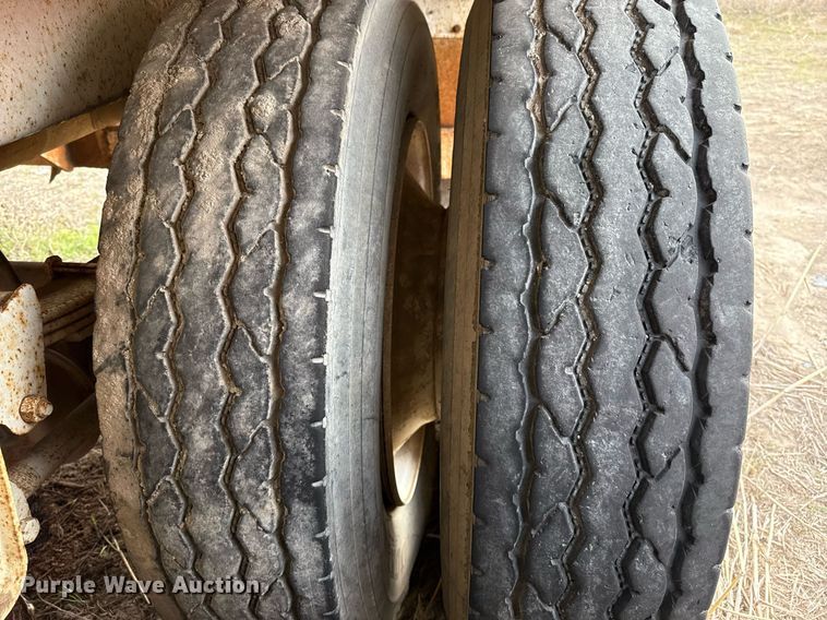 image for item DJ0895 2011 Overland acid tank trailer