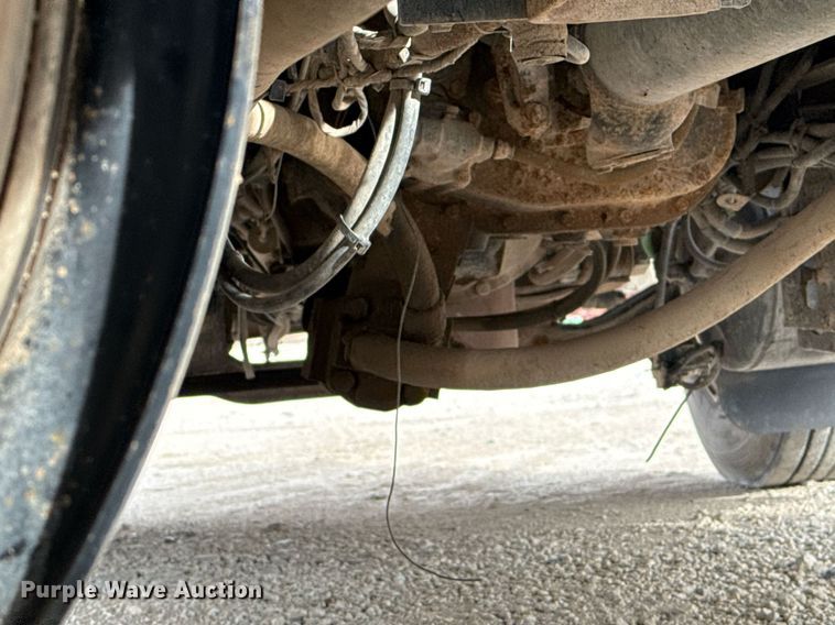 image for item DJ0896 2013 Mack CHU613 semi truck