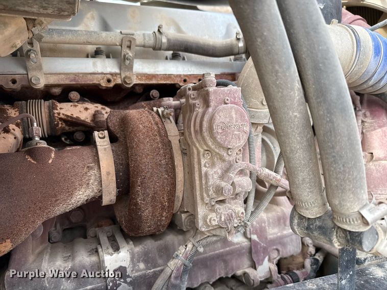 image for item DJ0896 2013 Mack CHU613 semi truck