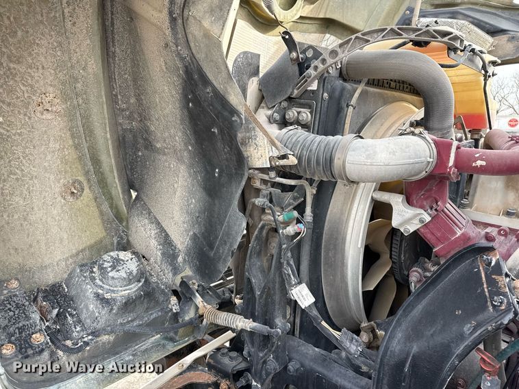 image for item DJ0896 2013 Mack CHU613 semi truck