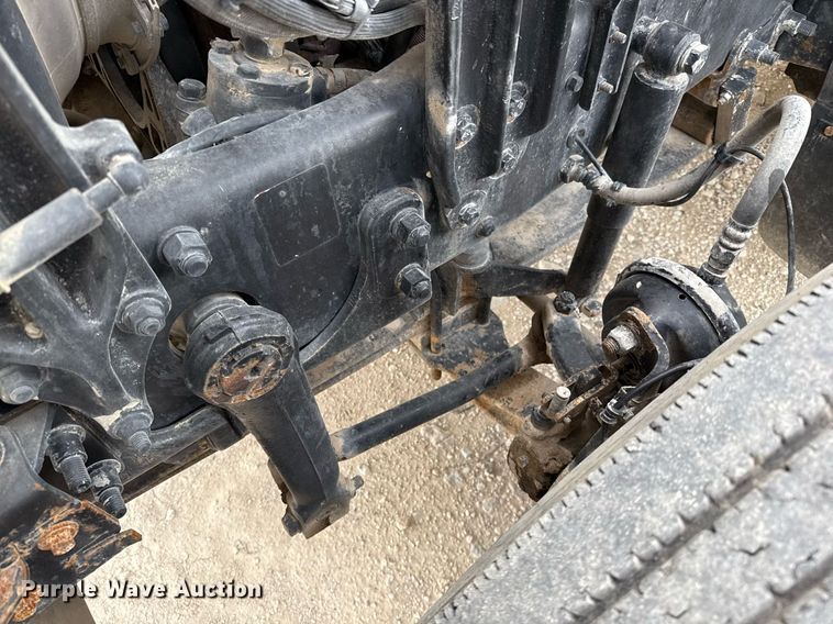 image for item DJ0896 2013 Mack CHU613 semi truck