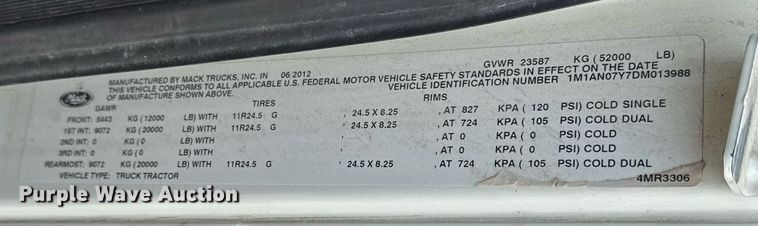 image for item DJ0896 2013 Mack CHU613 semi truck