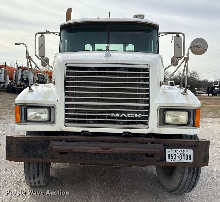 image for item DJ0897 2008 Mack CHU613 semi truck