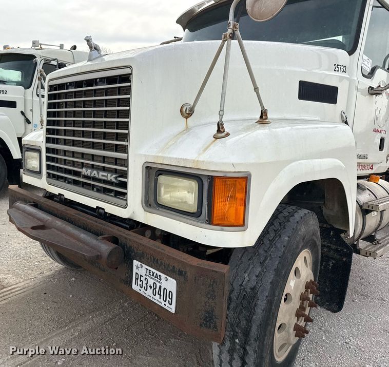 image for item DJ0897 2008 Mack CHU613 semi truck