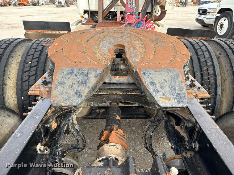 image for item DJ0897 2008 Mack CHU613 semi truck