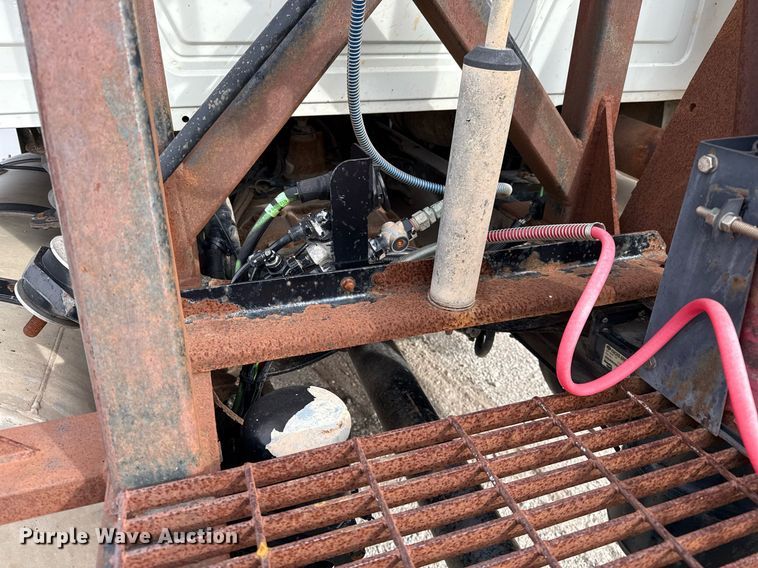 image for item DJ0897 2008 Mack CHU613 semi truck