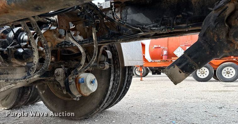 image for item DJ0897 2008 Mack CHU613 semi truck