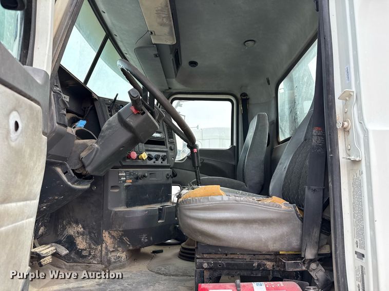 image for item DJ0897 2008 Mack CHU613 semi truck