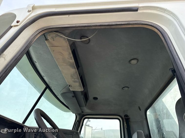 image for item DJ0897 2008 Mack CHU613 semi truck