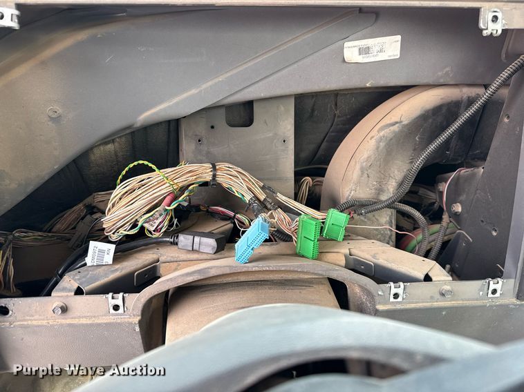 image for item DJ0897 2008 Mack CHU613 semi truck