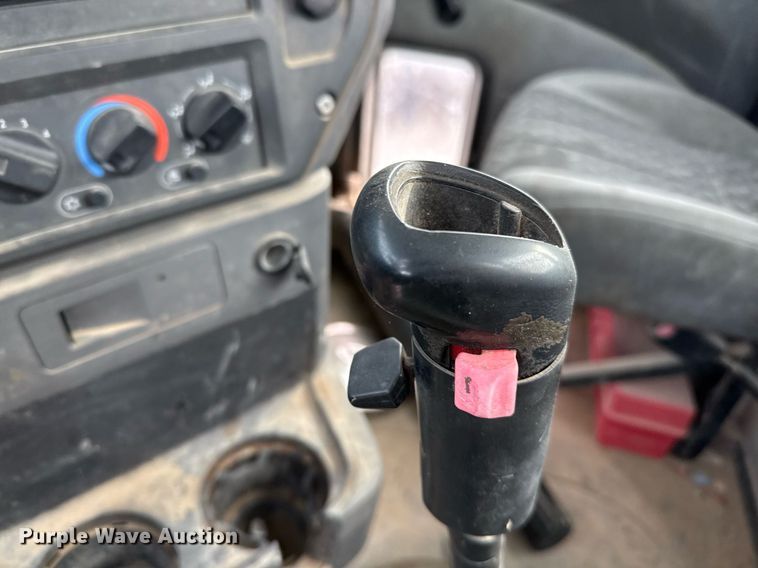 image for item DJ0897 2008 Mack CHU613 semi truck