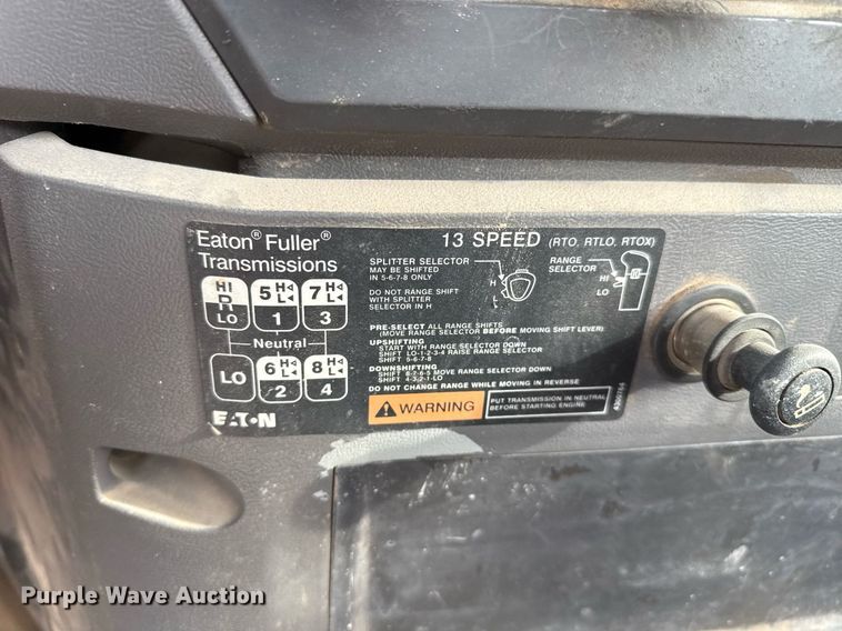 image for item DJ0897 2008 Mack CHU613 semi truck