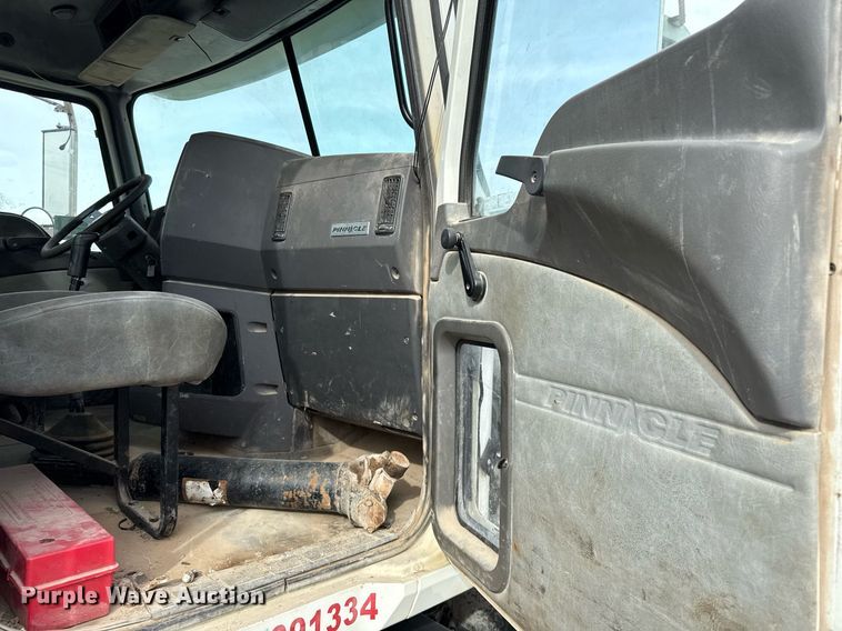 image for item DJ0897 2008 Mack CHU613 semi truck