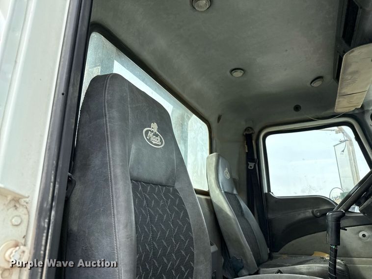 image for item DJ0897 2008 Mack CHU613 semi truck